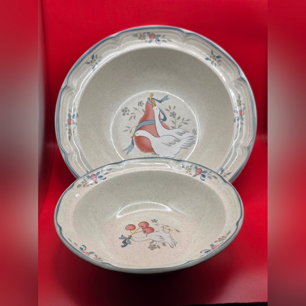 Elegant Goose Motif Dinnerware International